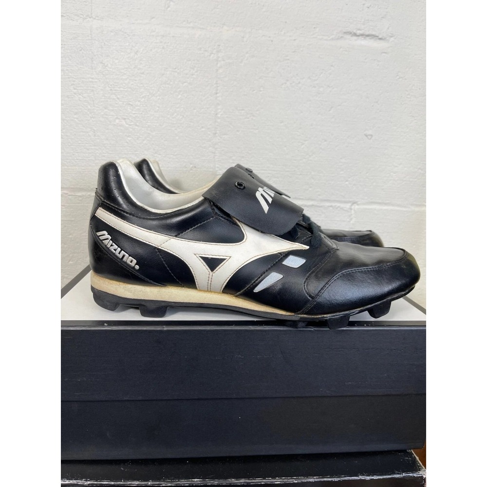 Mizuno Football Soccer Shoes Black Leather Sneaker Lace up Men's Size 11.5 US
